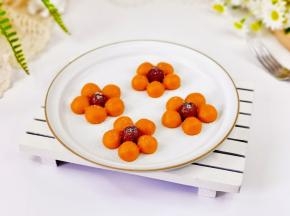 取出撒上椰蓉。