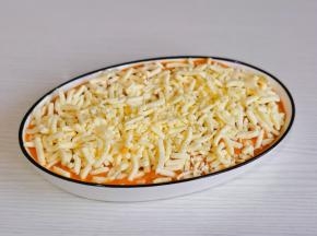 撒上马苏里拉芝士。