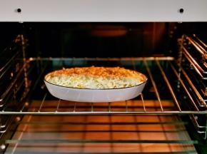 入烤箱上下185度烤15-18分钟。