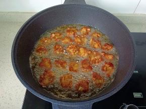 煎至两面金黄即可捞出。