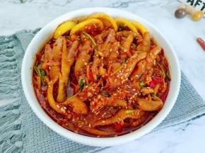 蒜香味的无骨鸡爪实在是太好吃了！