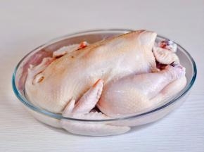 放开水里静止2分钟，再把水倒掉擦干。