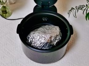 放入空气炸锅中。