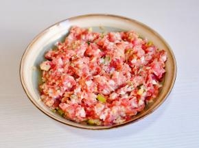 顺时针搅拌均匀。