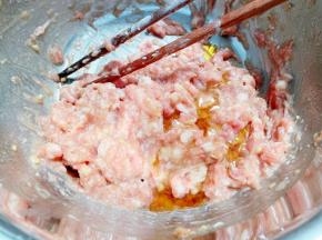 最后淋上芝麻油锁住水份