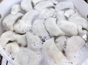 开水下锅，点水三次饺子就煮好了