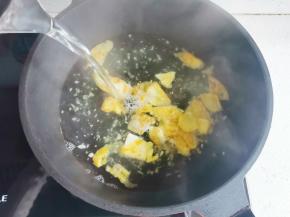 加1000ml开水，再次煮开。