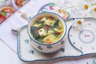 关火搅匀即可盛出。