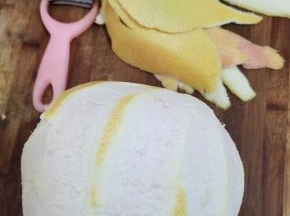 柚子皮用削皮刀削皮!