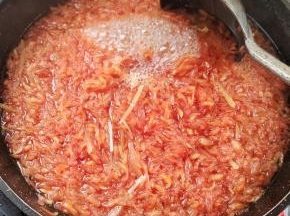 大火煮开，要边煮边搅拌，要不然会糊锅!