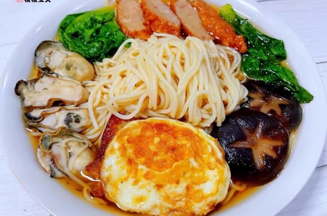 肉参牡蛎煎蛋青菜面