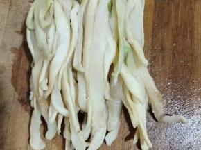 整理好放在案板上！