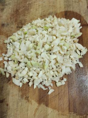 切成小丁备用！