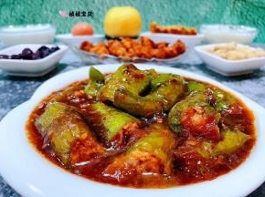 尖椒酿肉这种制作方法使尖椒的清香和猪肉的香味混搭在一起是超级完美的口感