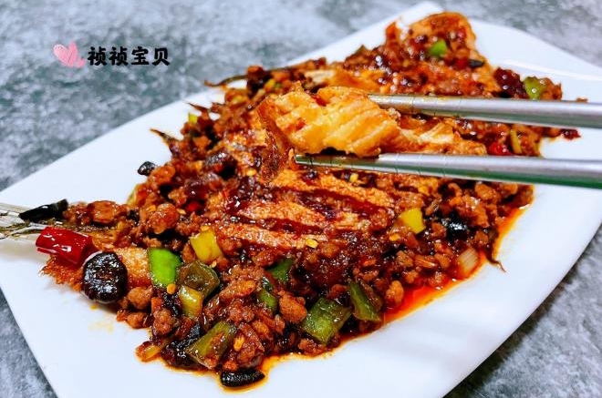 肉沫干烧偏口鱼