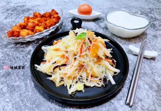 搭配酥炸肉丸、牛奶、鸡蛋一起吃太棒了