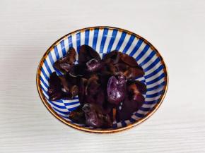 黑木耳一定要提前泡发。