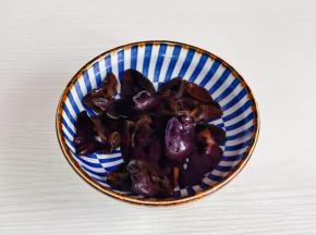 黑木耳一定要提前泡发。