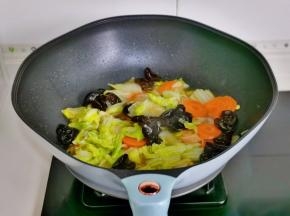 翻炒至2分钟出锅。