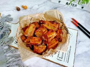 烤好的排骨不油腻，外焦里嫩，超好吃！