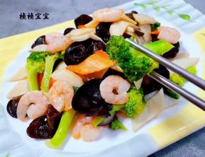 西兰花独有的清香吃起来特别清淡爽口