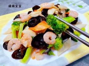 西兰花独有的清香吃起来特别清淡爽口