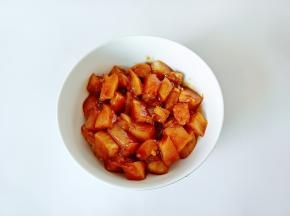 加入生姜丝搅拌均匀腌制一小时。