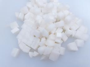 白萝卜去皮切成大丁