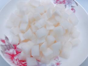 加入1小勺盐腌制5分钟