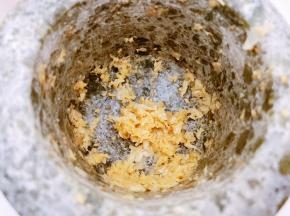 捶成泥备用