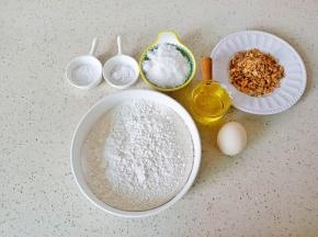 把需要的食材都称重备用。