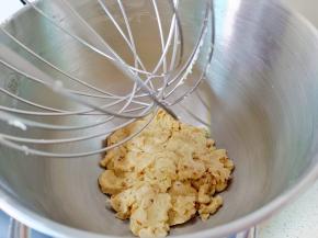 搅拌好的面团超赞的！