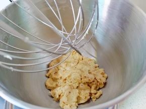 搅拌好的面团超赞的！