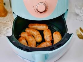 放入空气炸锅中，刷油180度烤15分钟左右。