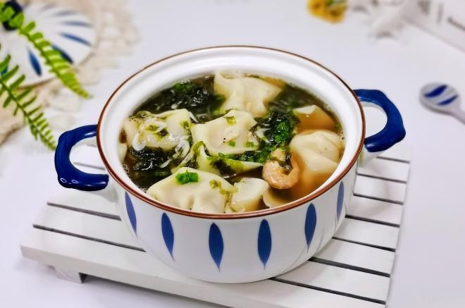 紫菜虾皮鲜肉大馄饨