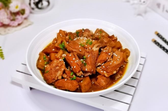 排骨焖藕丁