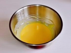 同样手法打至均匀，放旁边备用。