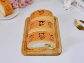 生肖水果奶油蛋糕卷。