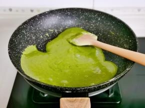 小火快速搅拌均匀。