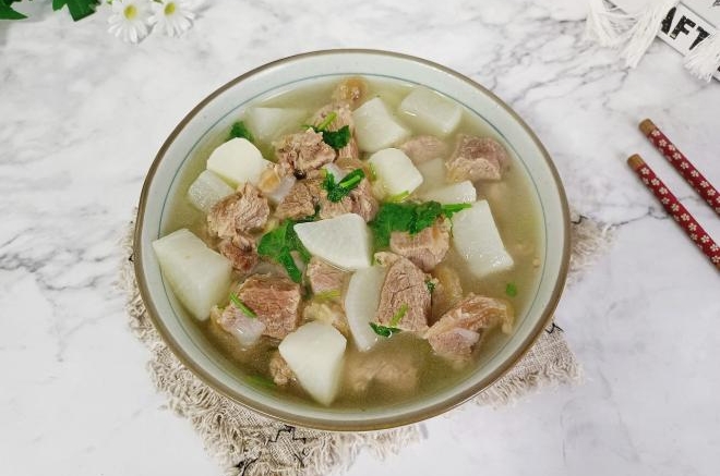 清汤牛肉萝卜