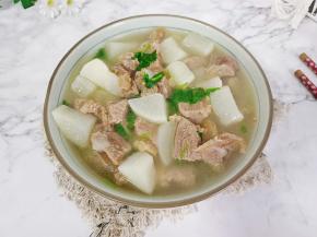 牛肉软烂，汤色清而鲜美！