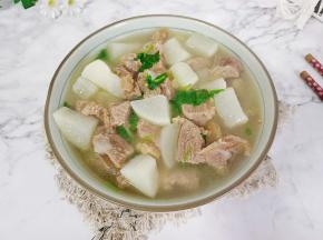 牛肉软烂，汤色清而鲜美！