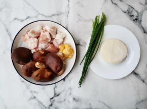 准备好所有食材。