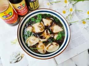 放入碗中，加半碗煮饺子的汤，鲜香味美的饺子就做好啦～