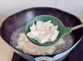 煮2分钟捞出备用。