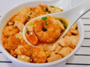 好吃不胖，一口一勺停不下来。