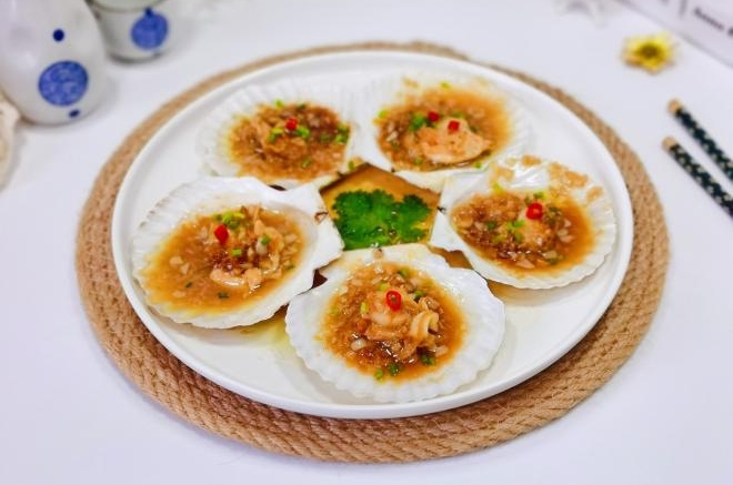 香辣蒜蓉蒸扇贝