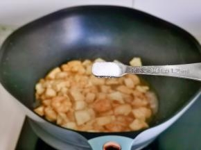 按个人口味加入盐。