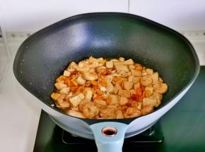 中火煮2分钟关火。