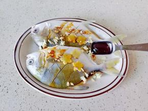 加上蚝油一勺。